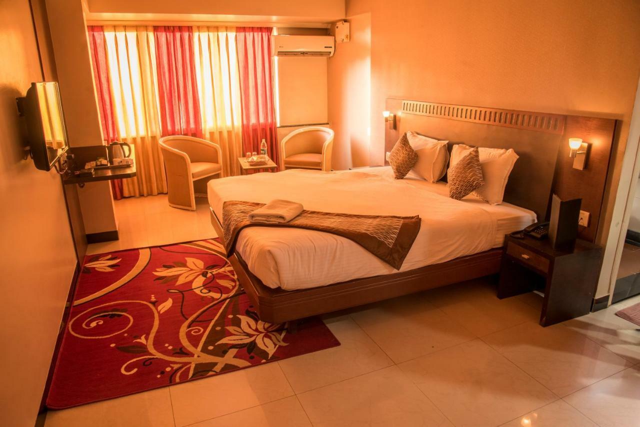 Hotel Ayodhya Colhapur Exterior foto