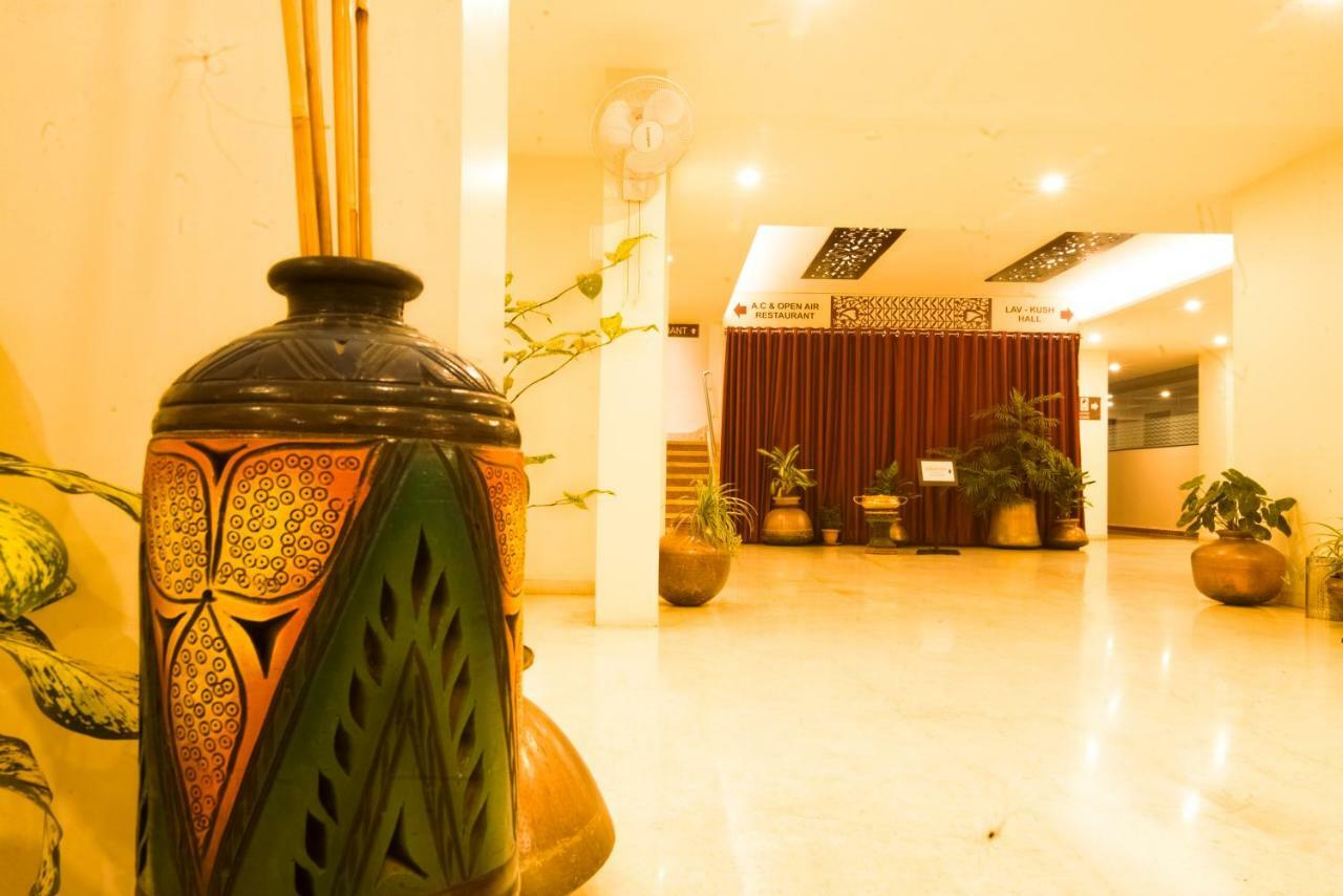 Hotel Ayodhya Colhapur Exterior foto