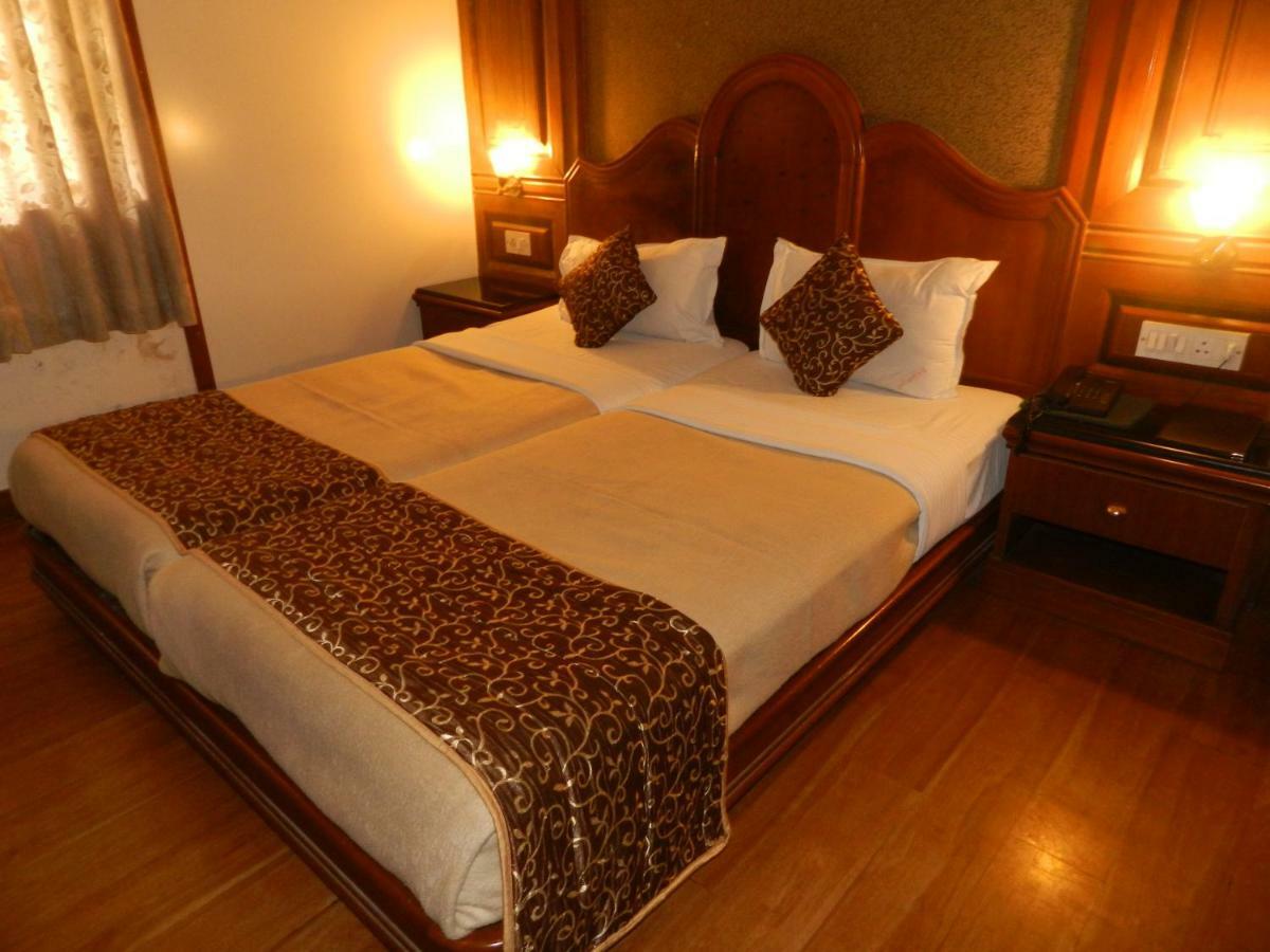 Hotel Ayodhya Colhapur Exterior foto