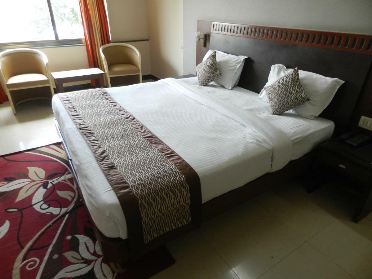 Hotel Ayodhya Colhapur Exterior foto